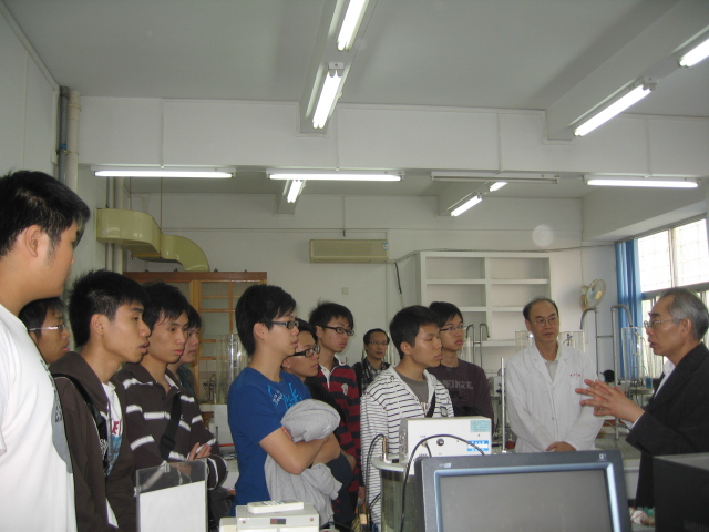 “澳门高中学生化学竞赛集训队”同学来我院参观交流