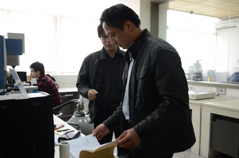 新型聚合物材料设计合成与应用广东普通高校重点实验室验收获专家组通过