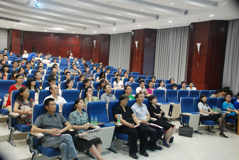 化学与化学工程学院召开“中国梦·青春梦”主题活动暨本科生党员大会