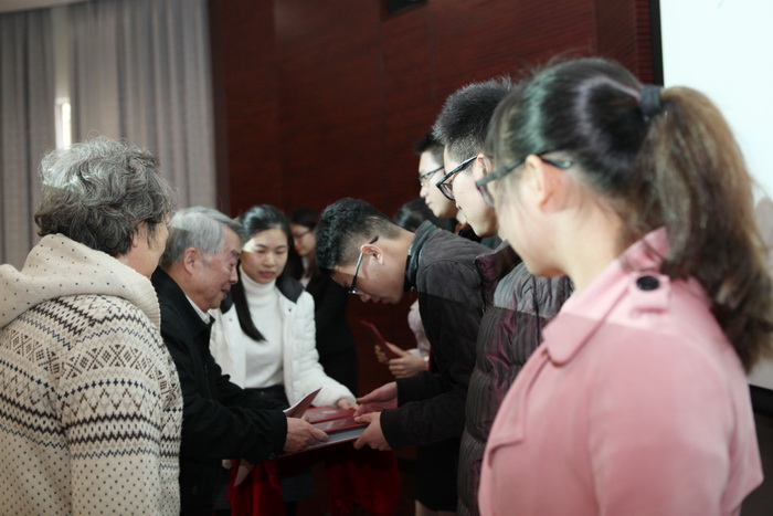 365英国上市公司官网卓越服务奖暨化学与化学工程学院励教奖学金颁奖典礼隆重举行 