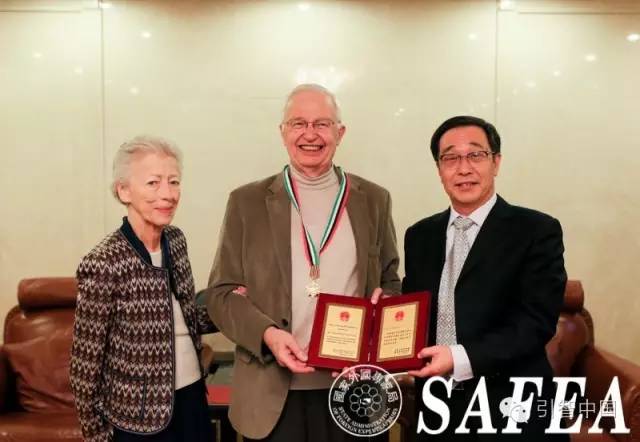 365英国上市公司官网莱恩功能材料研究所名誉所长马里•莱恩荣获2015年度中国政府友谊奖 